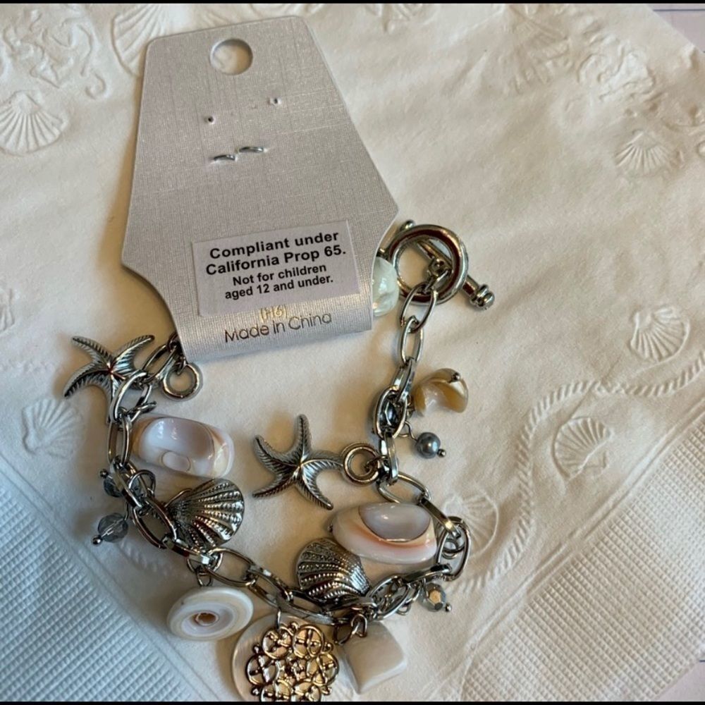 Bracelets   - Picture 3 of 13